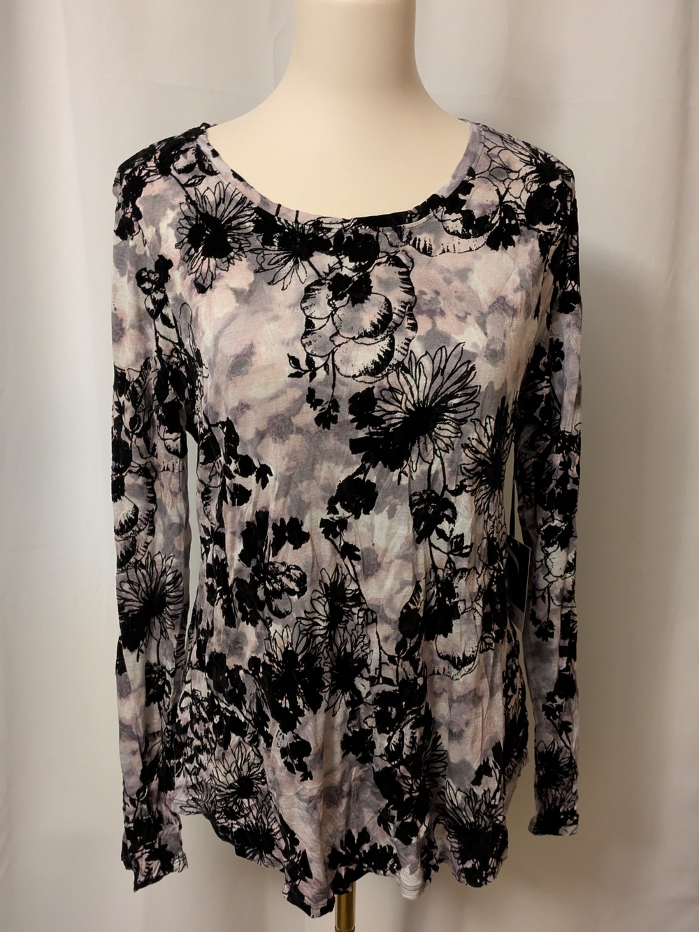 Simply Vera Women's Black Floral Long Sleeve Scoop Neck Top NWT